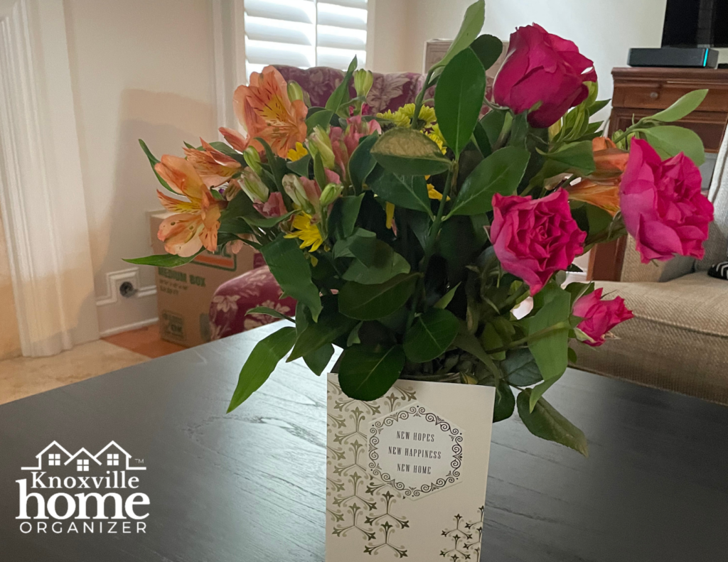 welcome home flowers that Knoxville Home Organizer gifted to a recent client after her move